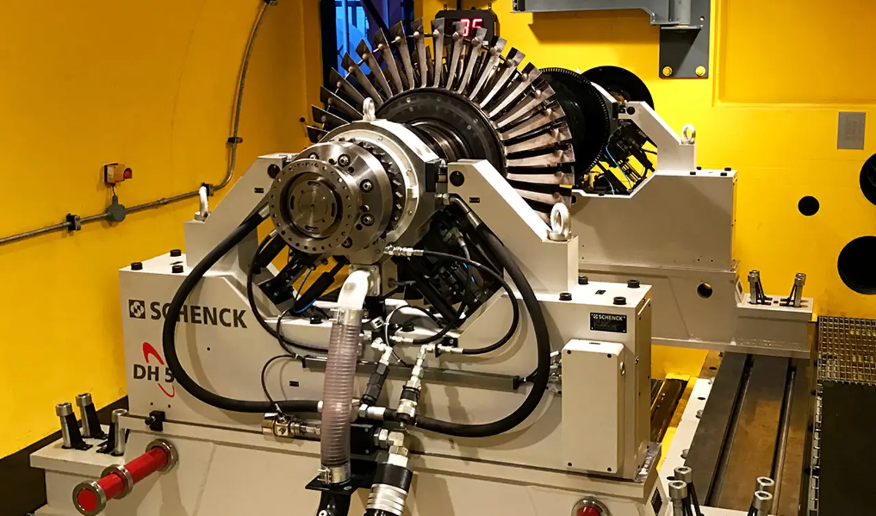 DH8 facility equipped with DH50 bearing pedestals as an extension for small and fast spinning rotors